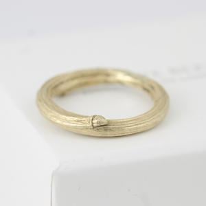 Image of gold apple twig ring