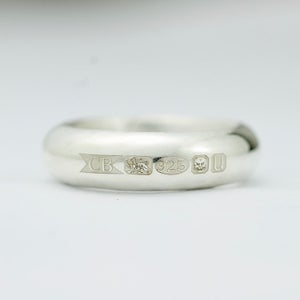 Image of extra wide feature hallmark ring (shiny)