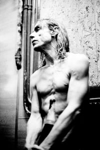 Iggy Pop, Champagne 1996 Paris France Backstage