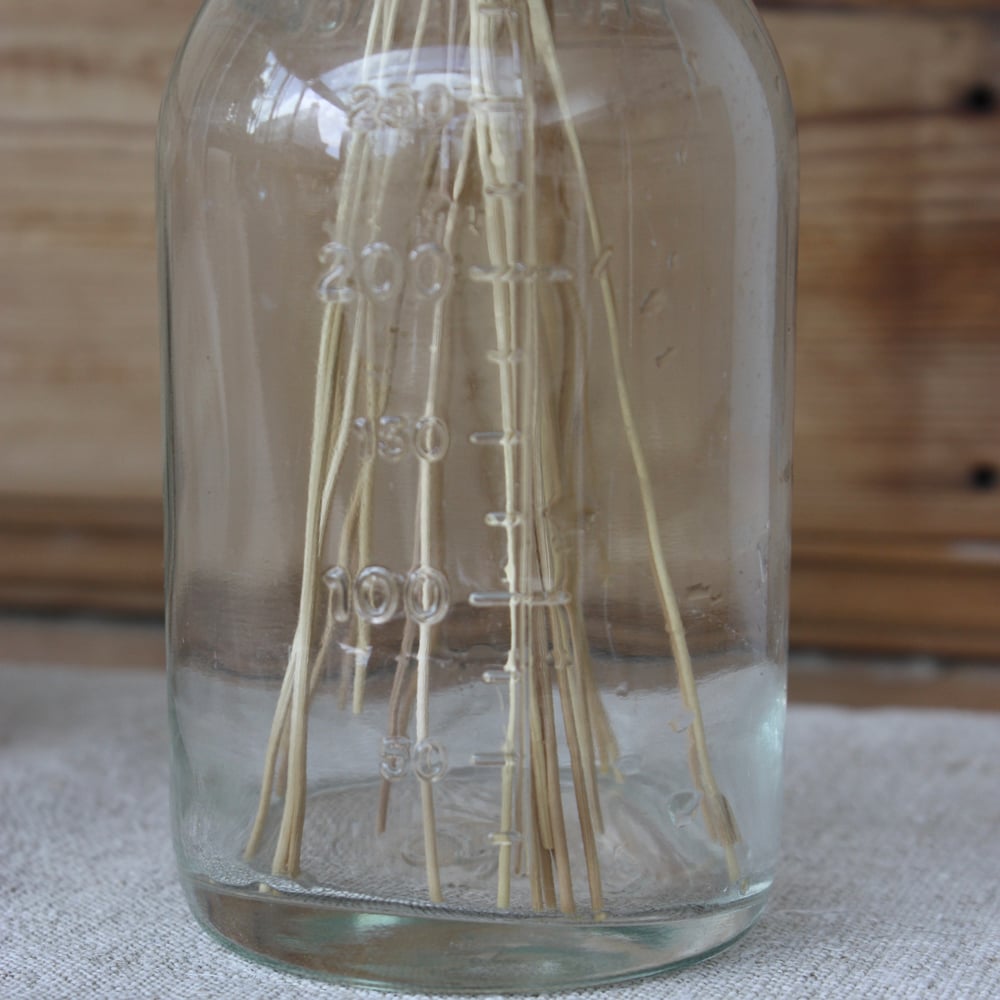 Image of Petit flacon de pharmacie vintage.