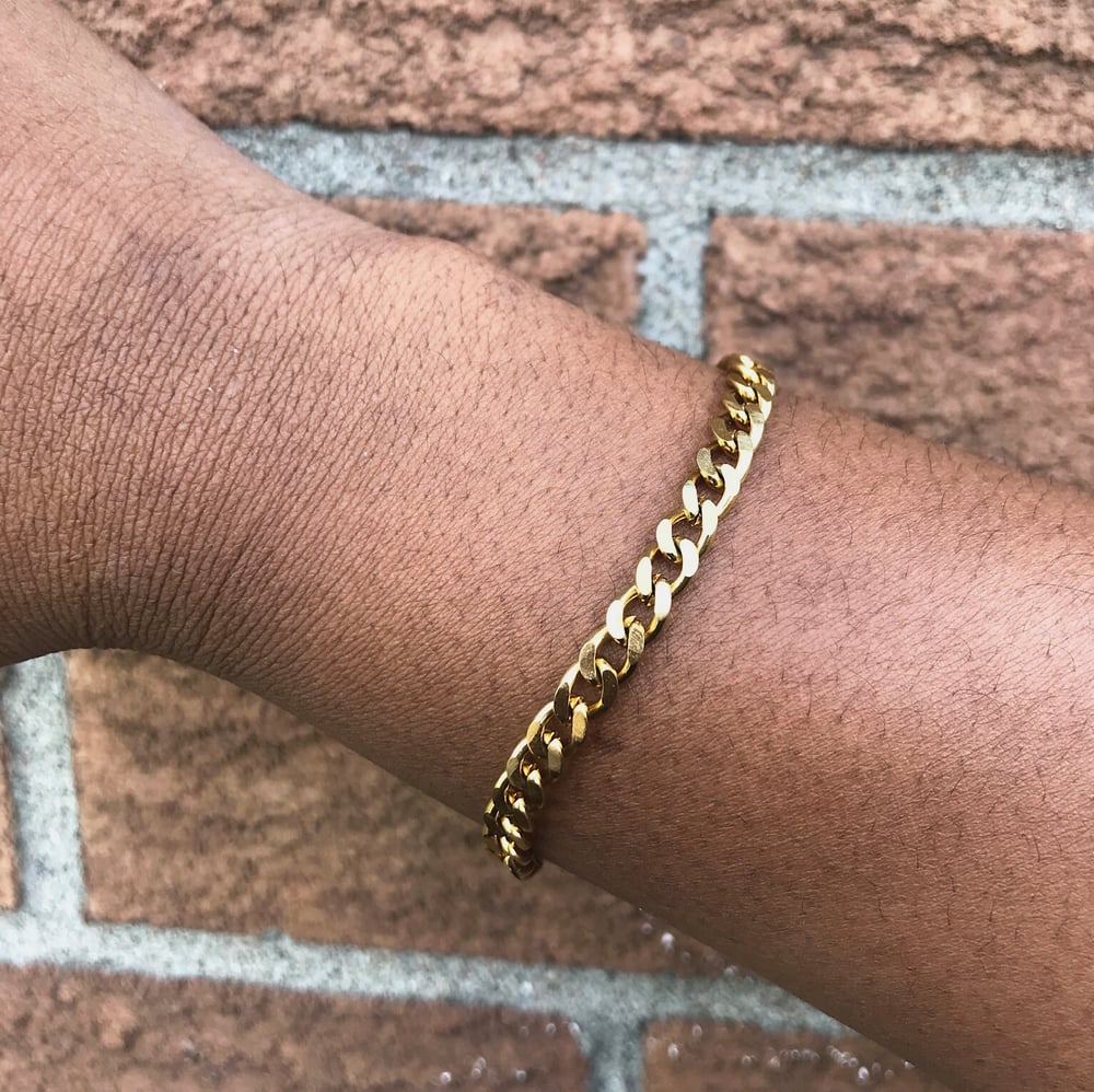  Chunky Chain Link Bracelet in Worn Gold