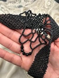 Image 2 of Magnifique ras de cou en perles de jais, datant de 1900