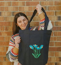 Image 5 of Blue Daisy Tote 