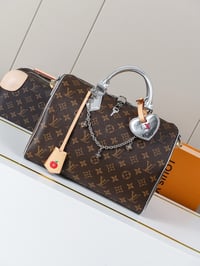 Image 6 of Two Toned Speedy