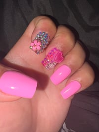 Image 4 of  Pink & sweet press on nails