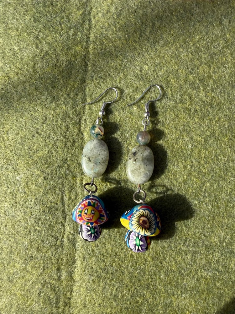 Image of Hippie mushroom labradorite earrings ๐๐๐