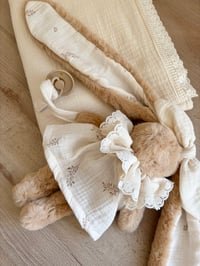 DOUDOU MOTIF BRANCHE 20 CM