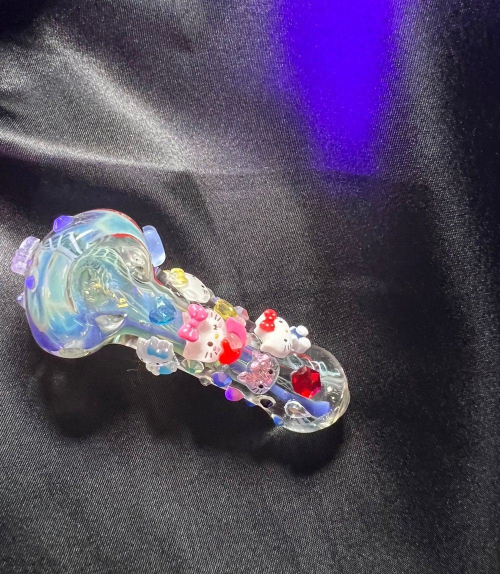 Hello kitty rainbow 🌈 ribbon swirl pipe