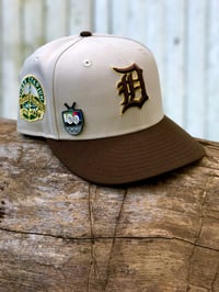 Image 3 of “Showtime”- Pin [Mjbhpr X 606Brims]