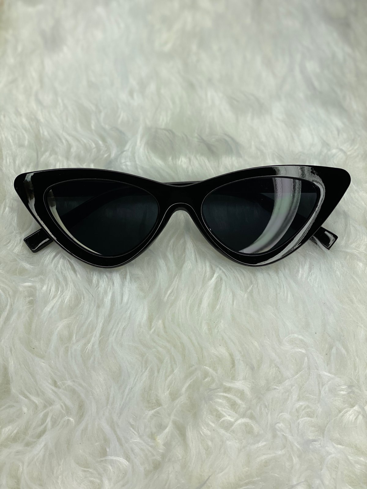black retro sunglasses