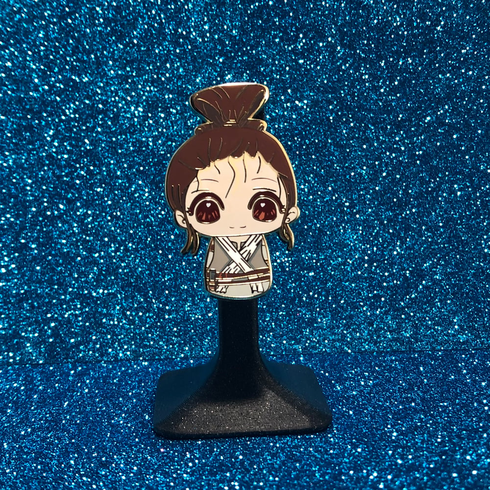 Little Doll Rey Pin