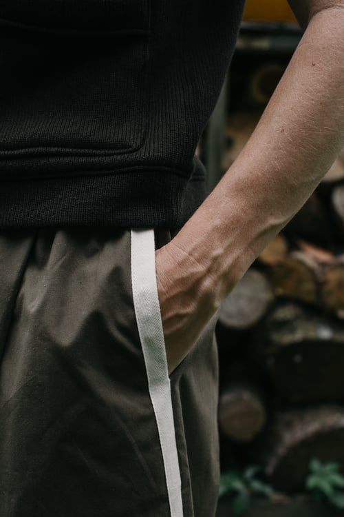 Double Hitch Short in Moss