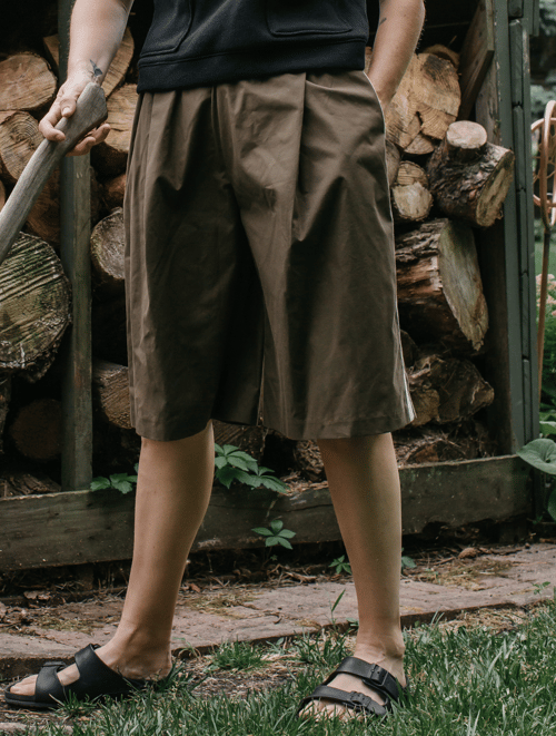 Double Hitch Short in Moss