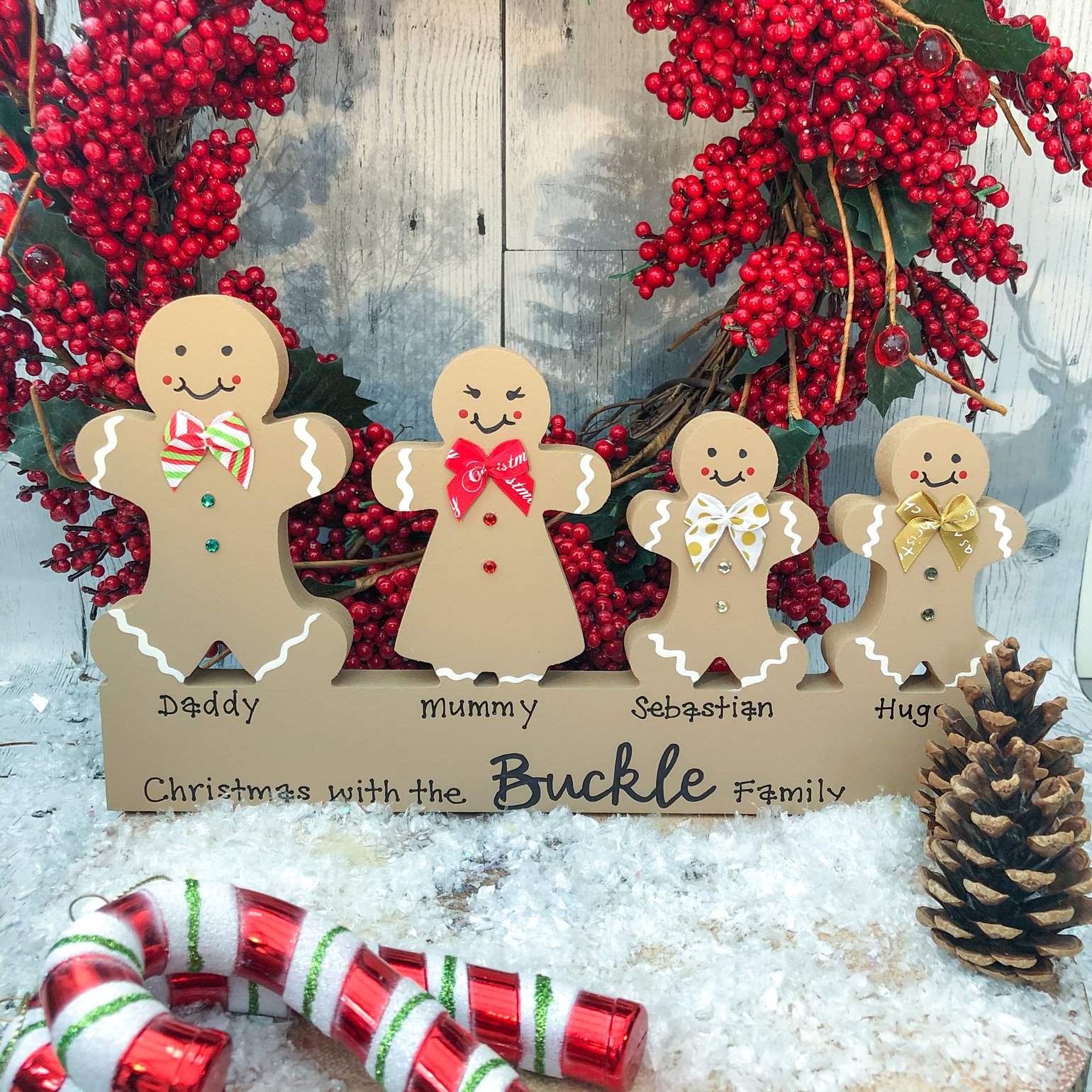 Image of Freestanding Gingerbread Family