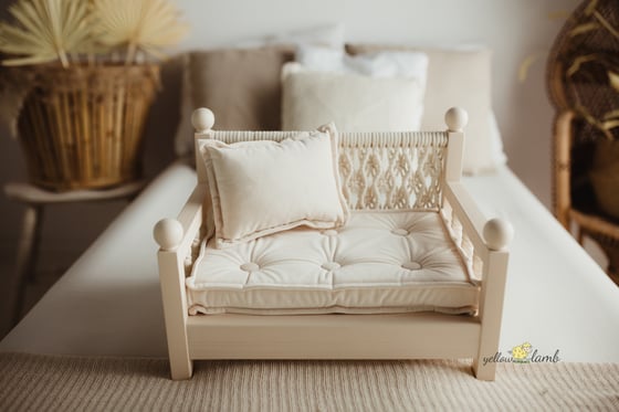 Image of « cream macrame bench with cream velvet mattress and pillow - pre order »