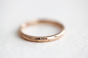 Image of 18ct rose gold, 2mm, barleycorn ring