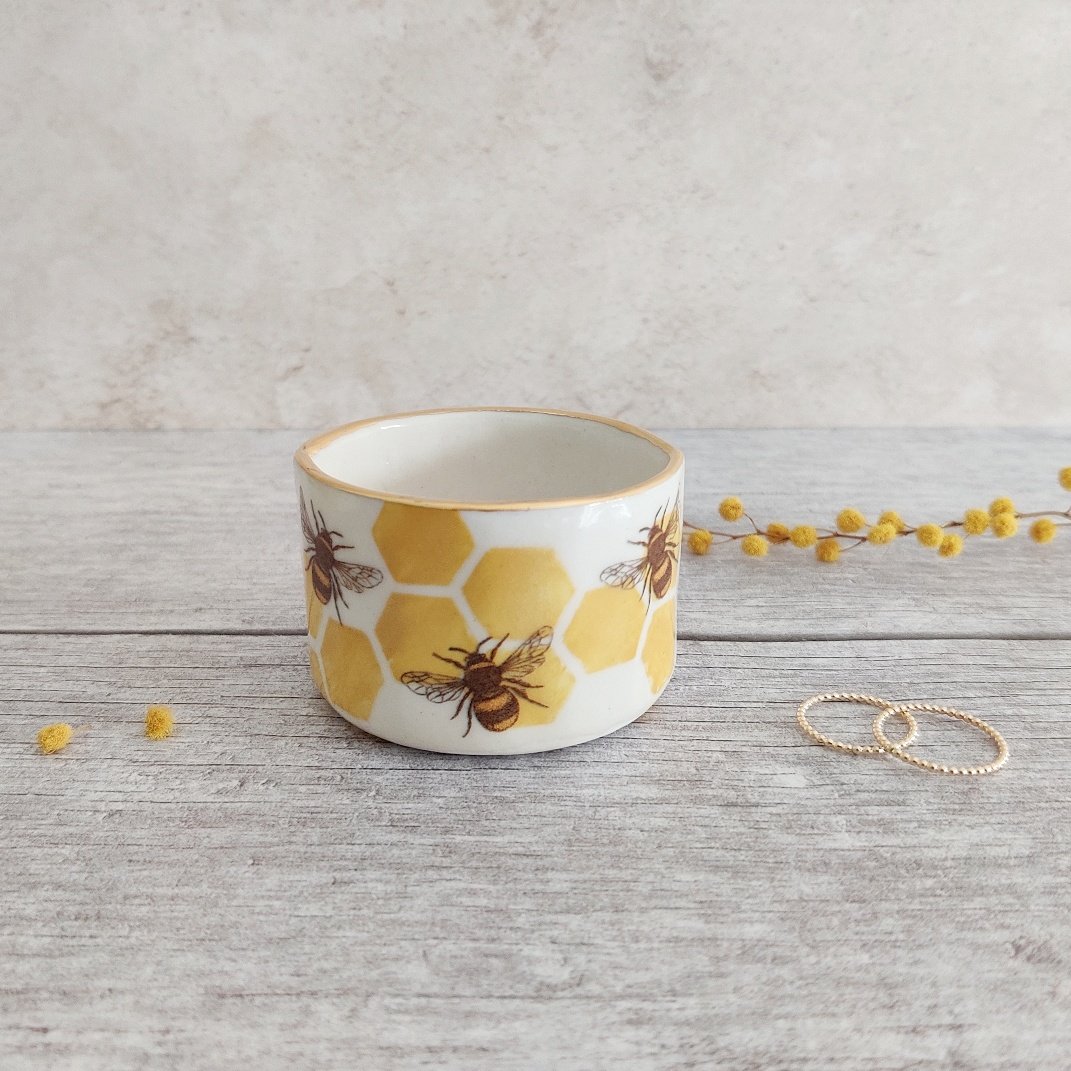 Porcelain bee tealight holder