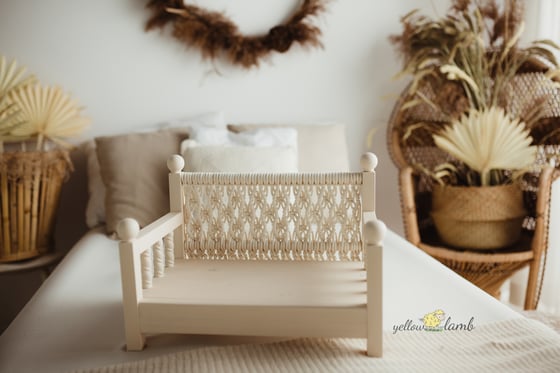 Image of « cream bench with 5 mm cream macrame - pre order »