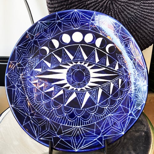 Image of Half Moon Spirit Eye Plate 11'' (White)