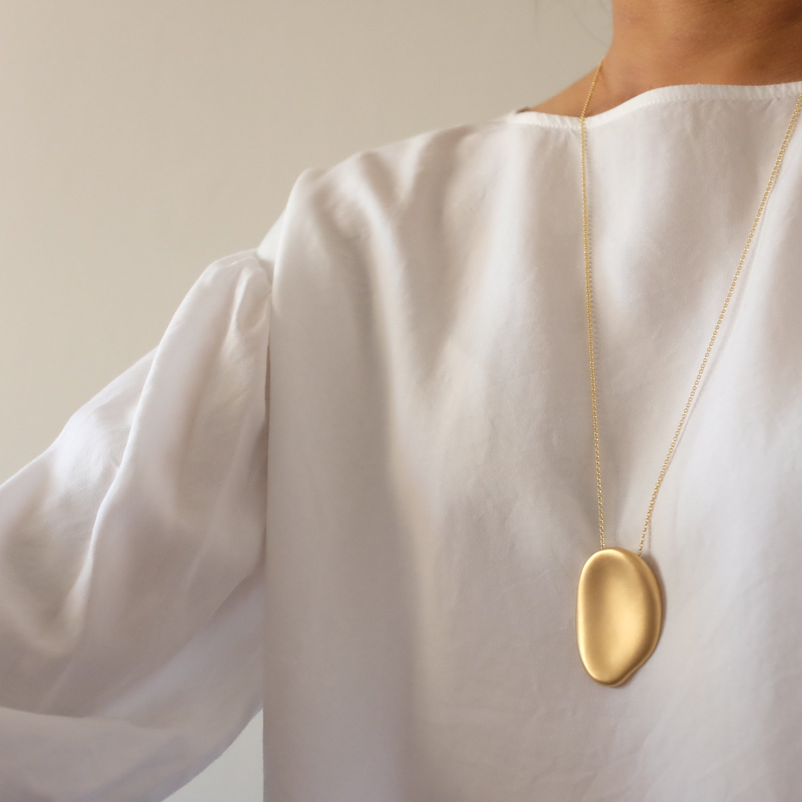 14K Satin Brushed Gold & Diamond Bar Necklace – Noya Jewelry Design