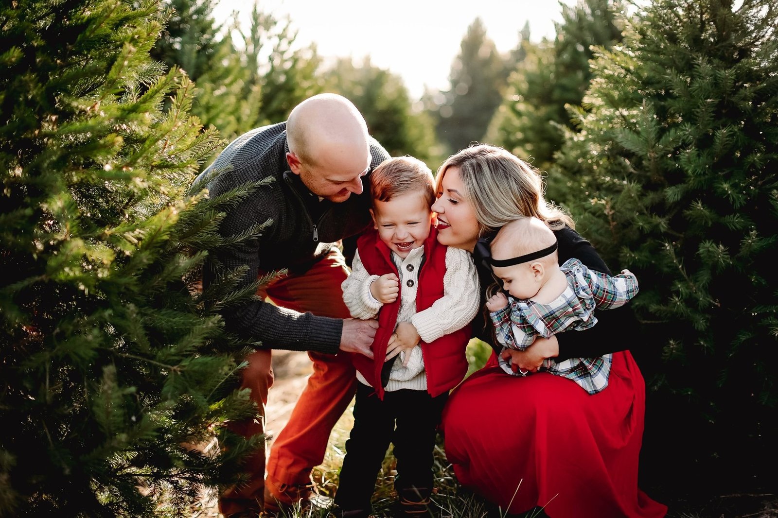 Top 10 Christmas Photoshoot Ideas - Pretty Presets for Lightroom