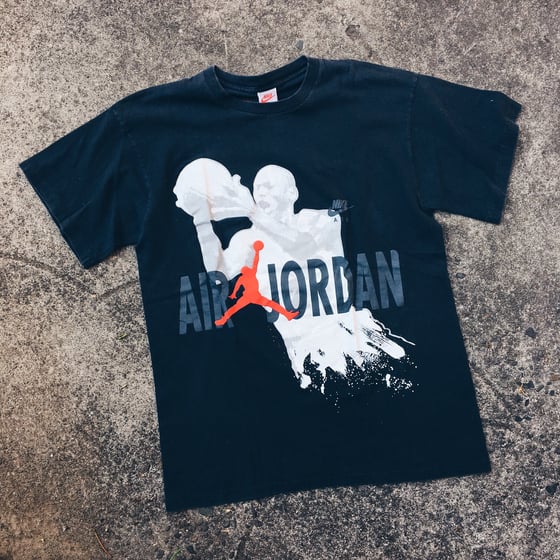 Image of Original 1992 Nike “Hare Jordan” Tee.