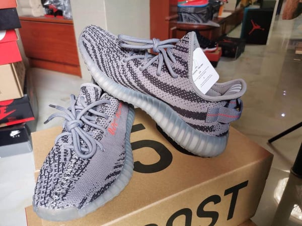 Image of Yeezy boost 350 v2