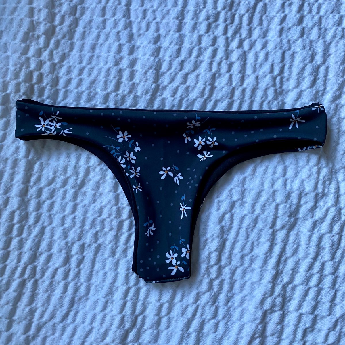Image of LULU BOTTOMS : DAISY AFTER DARK X BLACK 