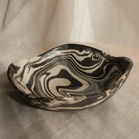 Image 2 of Medium bowl 2