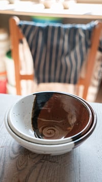 Image 2 of Bowl in robin glaze