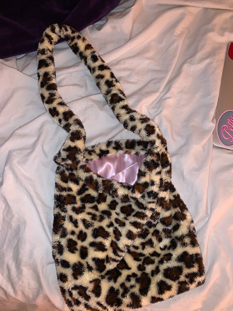 Image of Cheetah print bag
