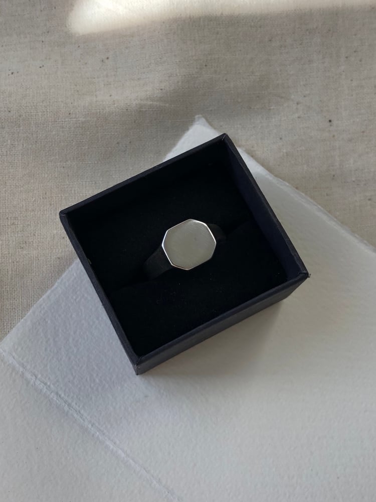 Image of octagonal signet ring 