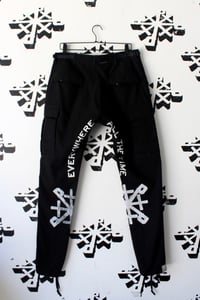 Image of steppers cargo pants in Blk/wht 
