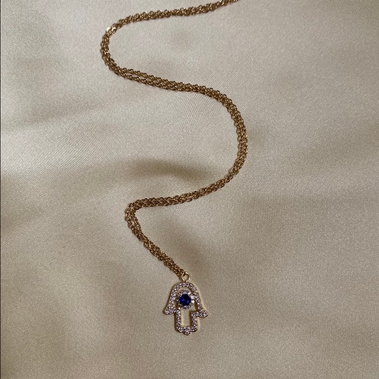 Nafiza Hamsa necklace Image 3