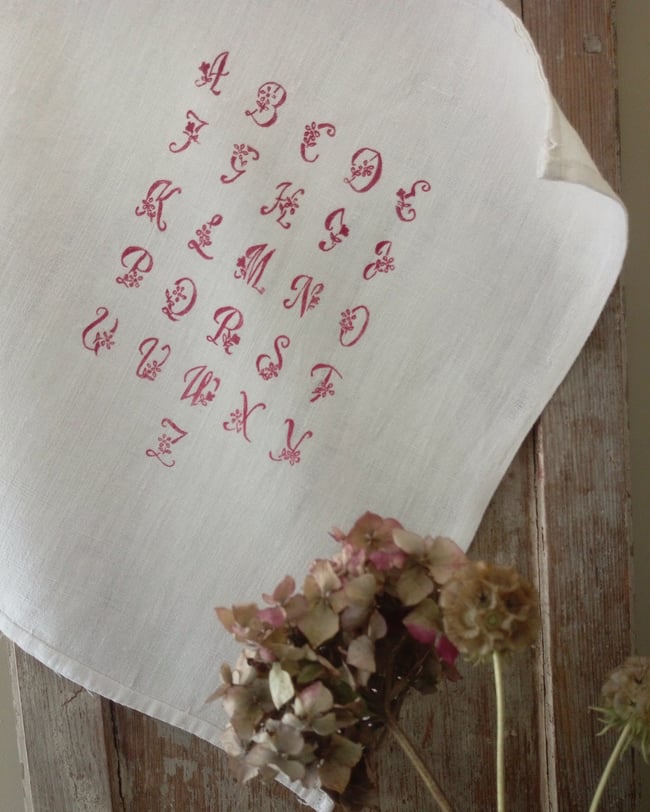 Box Set of 6 Hearts - Red