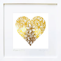 Image 2 of A Little Love V' & 'A Little Kiss V' in Gold