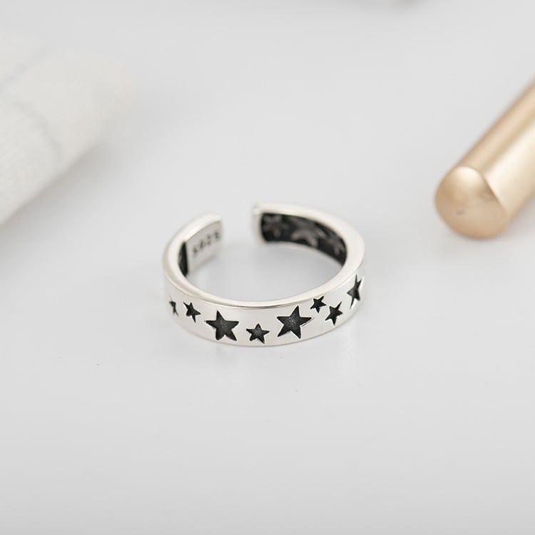 Black Star Retro Star Ring (925 Silver)