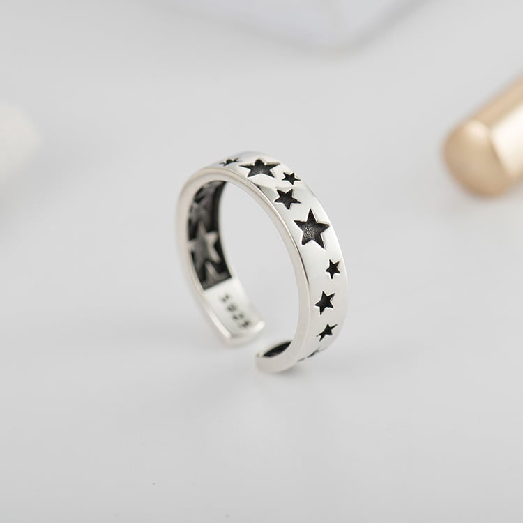 Black Star Retro Star Ring (925 Silver)