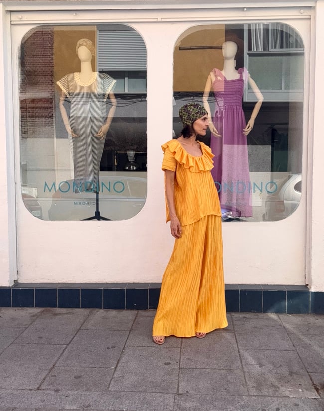 YELLOW PLEATED PANTS