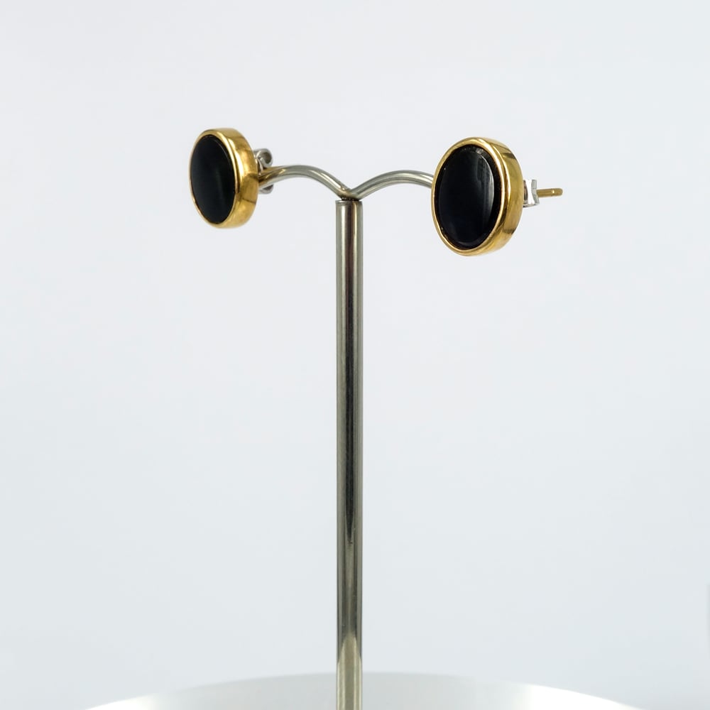 Image of 9ct yellow gold black Onyx stud earrings 