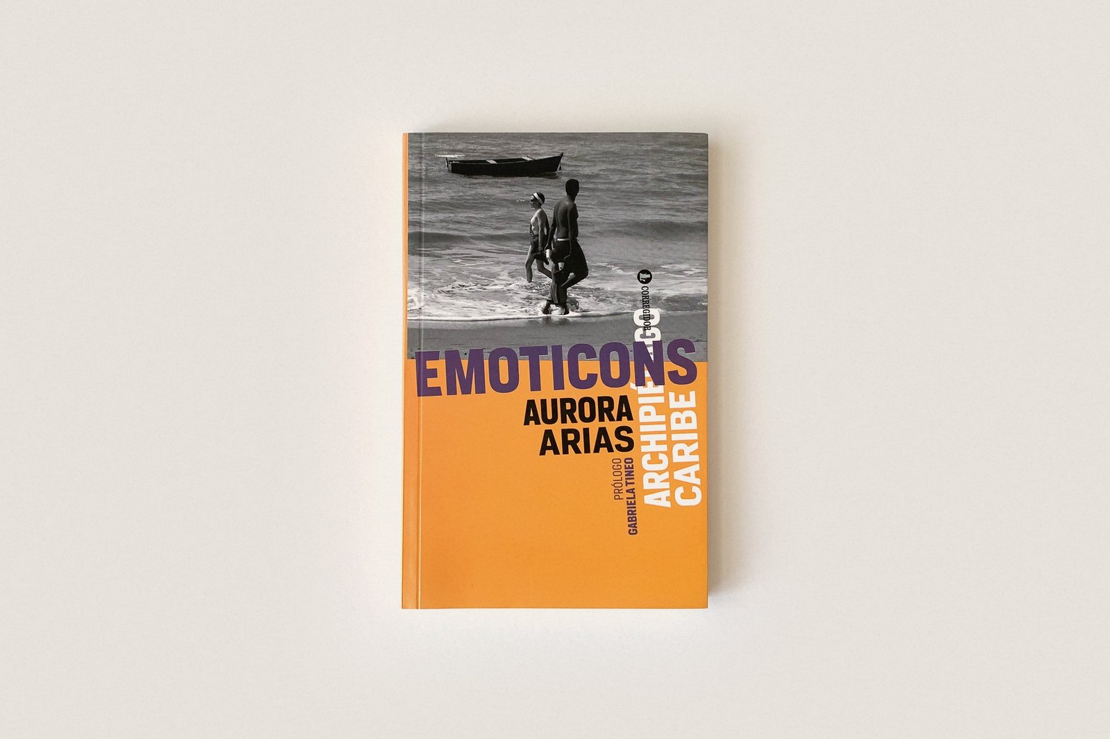 Libro: Emoticons — Aurora Arias