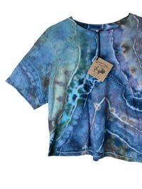 Image 3 of M Crop Tee in Cool Geode Ice Dye