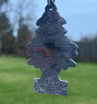 Image 2 of 88-98 Chevy front/chevy emblem back