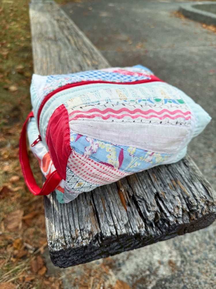 Image of Medium Zipper Pouch — 04