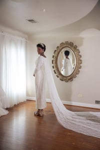 Image 5 of 1960s Dramatic Lace Cape