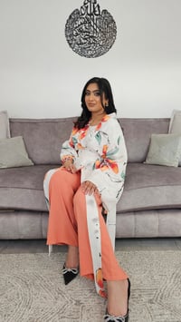 Image 4 of Sofi