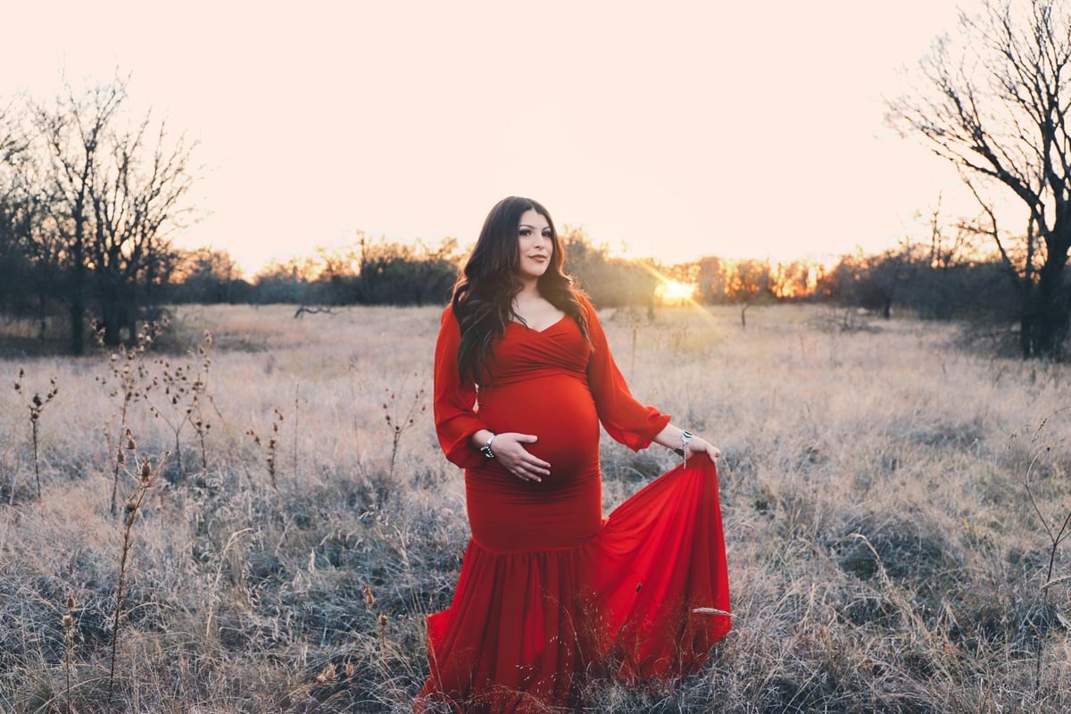 Pregnancy photoshoot in winter — Latest photography sessions