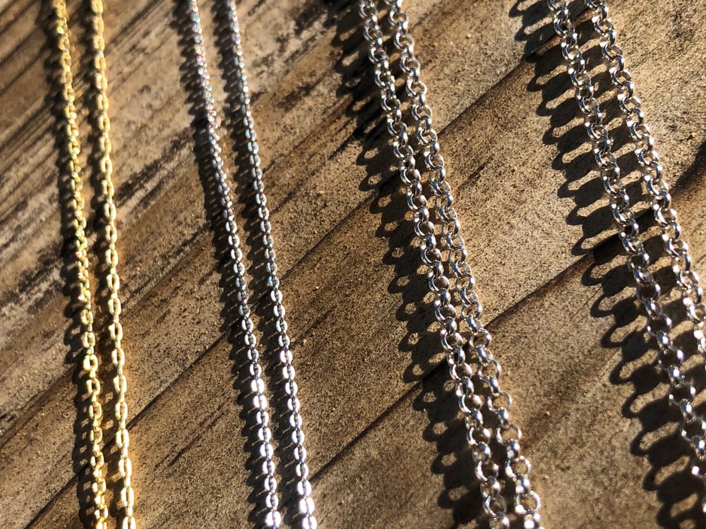 Image of perfect chains for glass pendant 