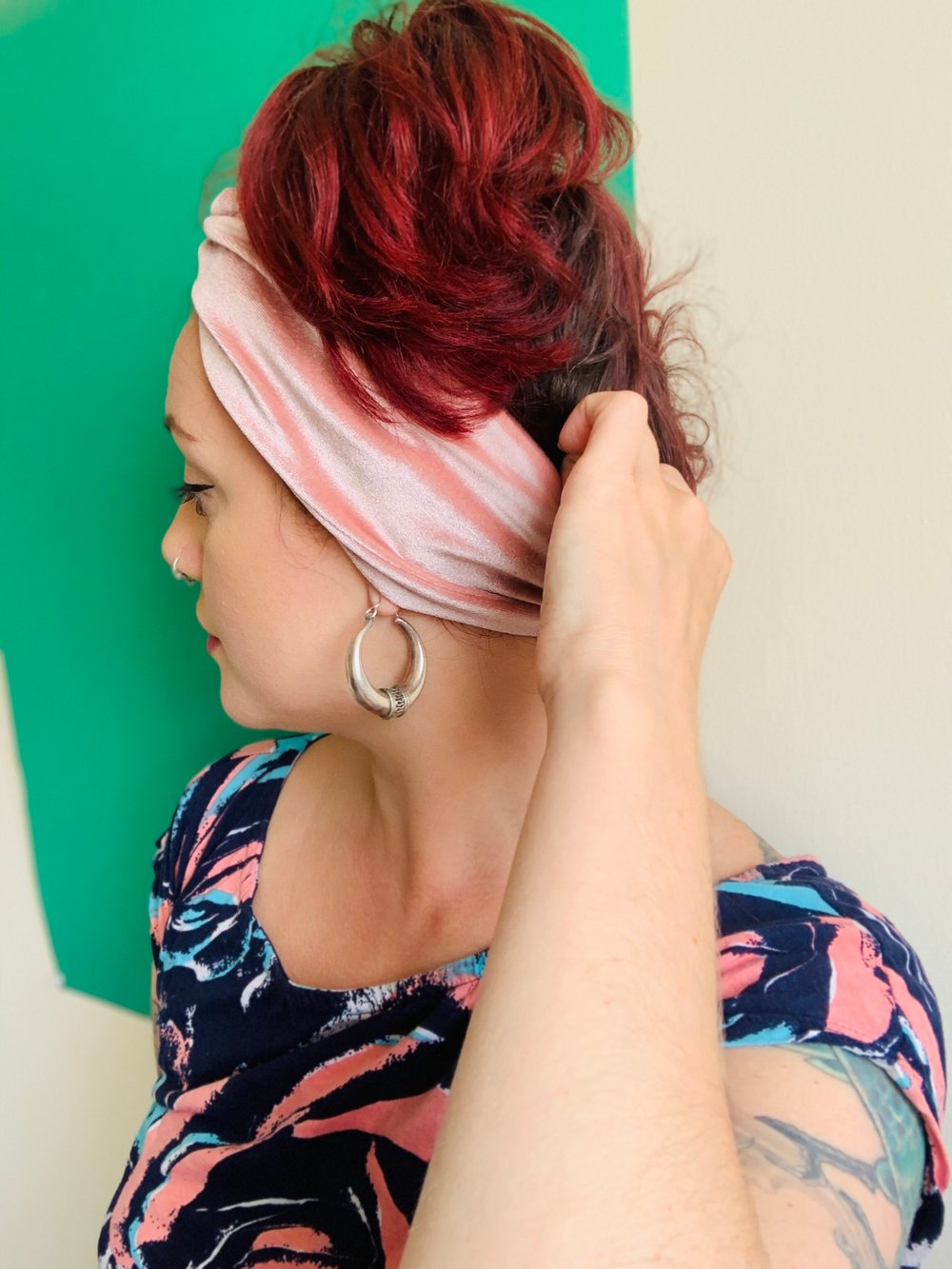 Stretch Velvet headband in Dusky Pink 