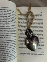 Image 4 of Réservé. Ex-Voto en argent. Cœur sacré du XIXeme siècle 